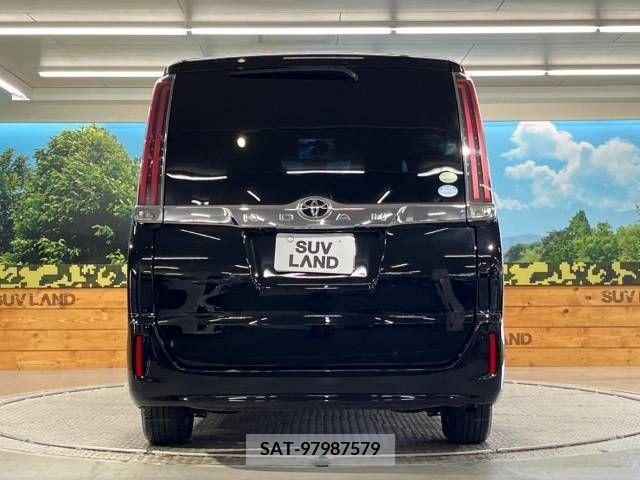 Toyota NOAH 2017-08 321516-15