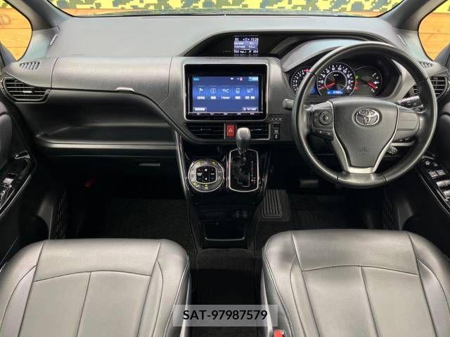 Toyota NOAH 2017-08 321516-1