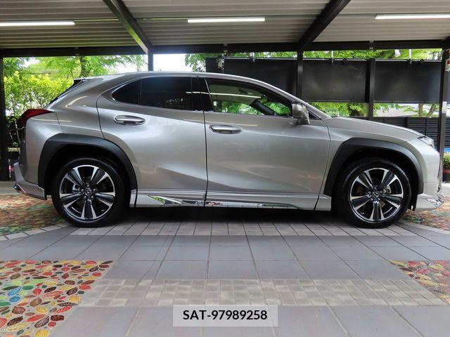 Lexus UX 2023-02 275914-3