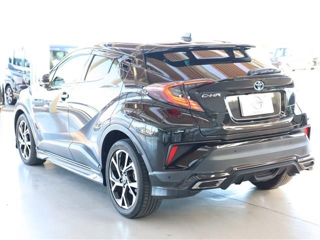 Toyota C-HR 2017-05 15179-5