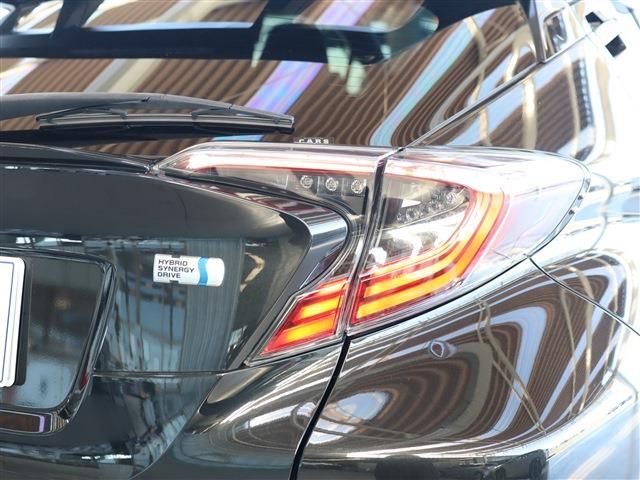 Toyota C-HR 2017-05 15179-8