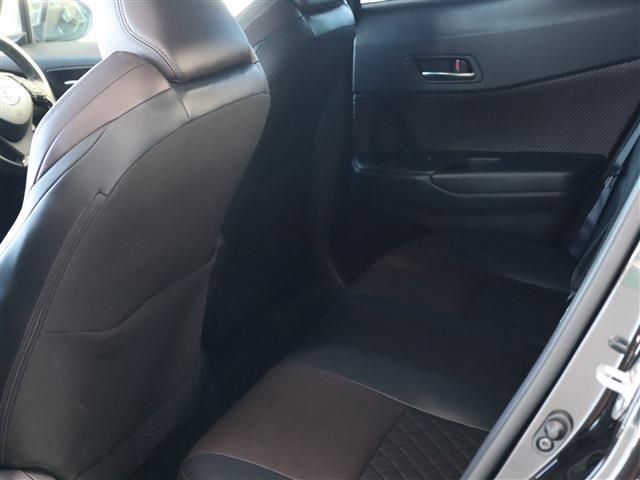 Toyota C-HR 2017-05 15179-28