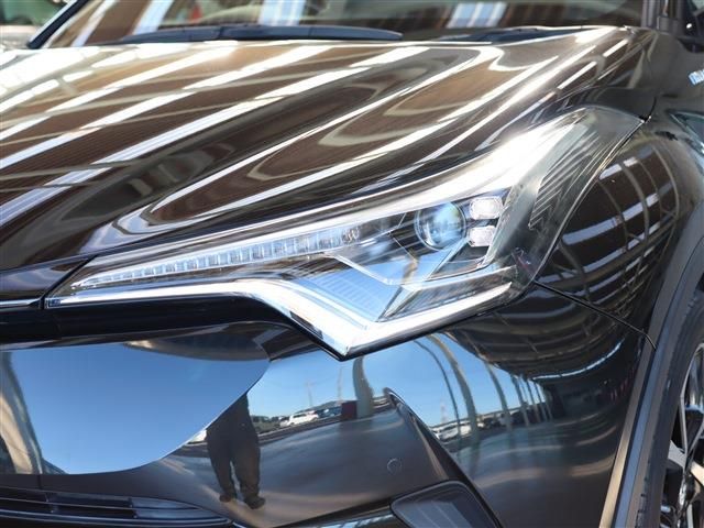 Toyota C-HR 2017-05 15179-7