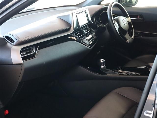 Toyota C-HR 2017-05 15179-27