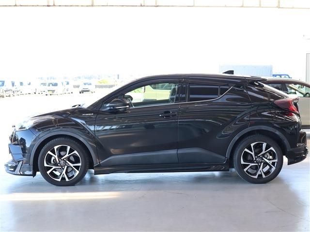 Toyota C-HR 2017-05 15179-6