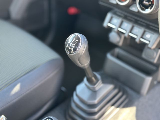 Suzuki JIMNY SIERRA 2023-10 188965-6