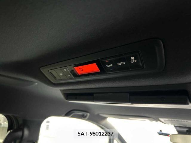 Toyota VOXY 2019-06 321609-12