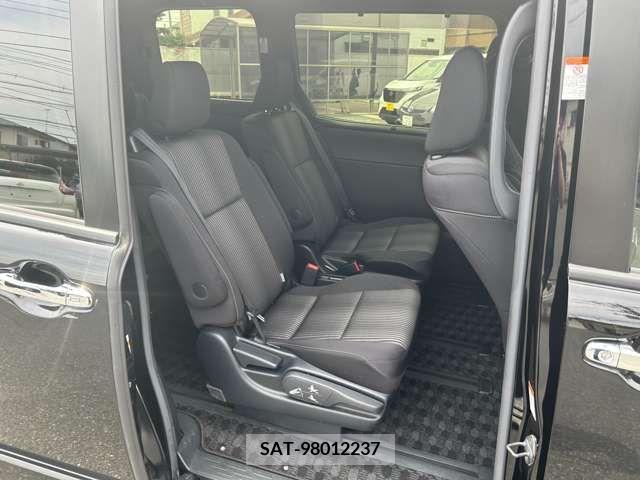 Toyota VOXY 2019-06 321609-15