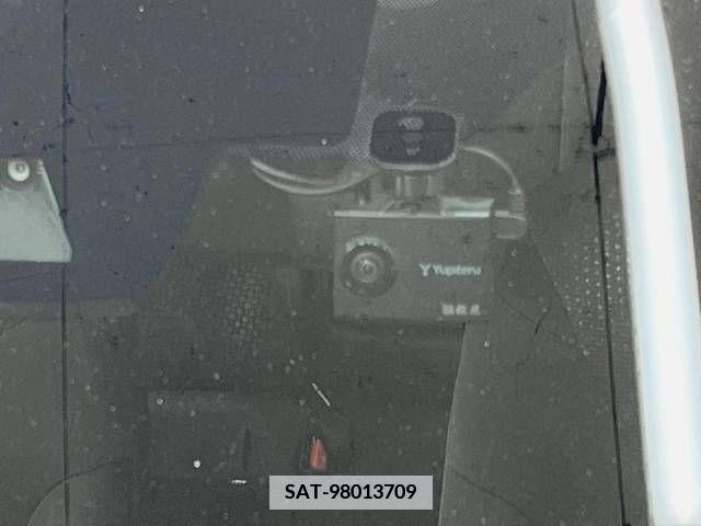 Toyota PRIUS 2021-01 377456-7