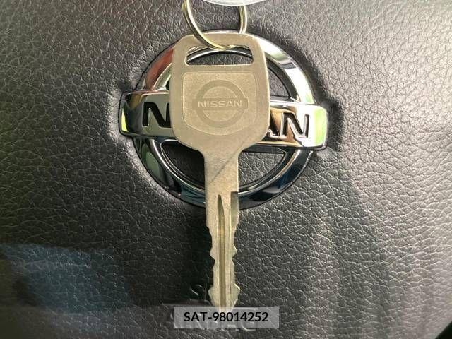 Nissan MARCH 2021-08 256423-7