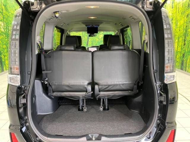 Toyota VOXY 2016-12 181862-11