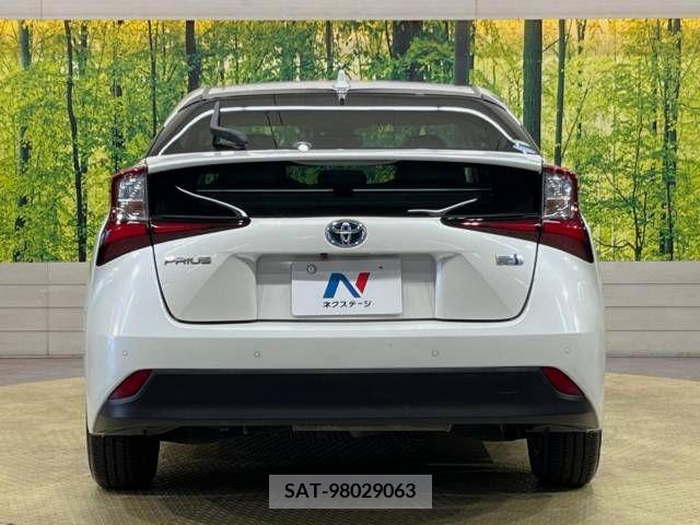 Toyota PRIUS 2021-01 330752-15