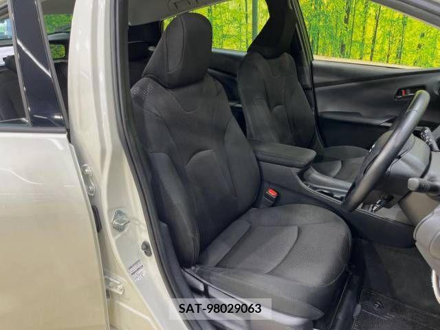 Toyota PRIUS 2021-01 330752-8