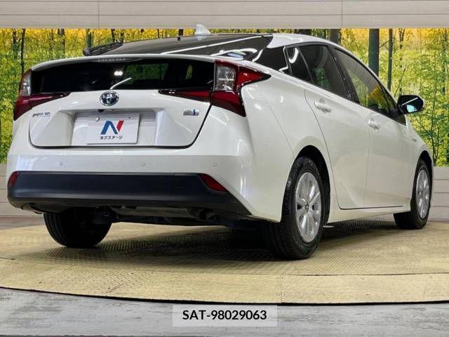 Toyota PRIUS 2021-01 330752-17