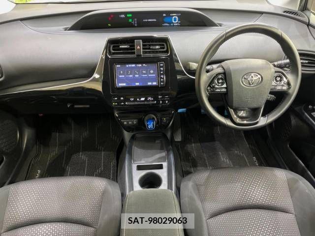 Toyota PRIUS 2021-01 330752-1