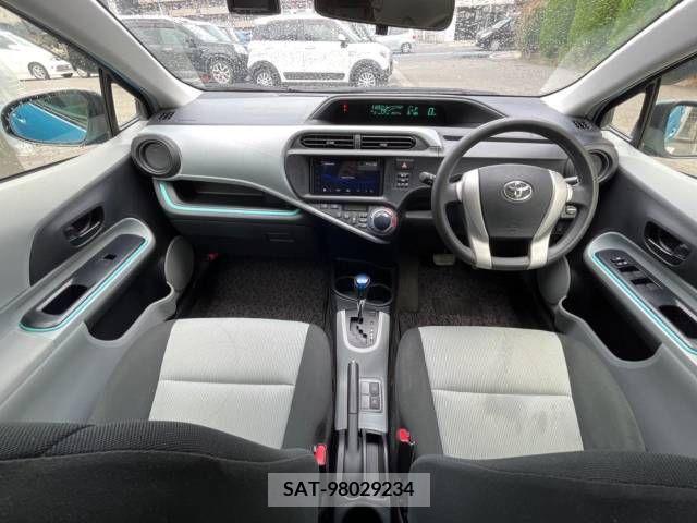 Toyota AQUA 2012-11 351370-1