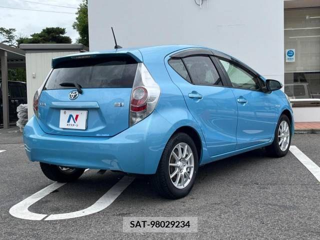 Toyota AQUA 2012-11 351370-17