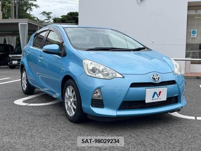 Toyota AQUA 2012-11 351370-16