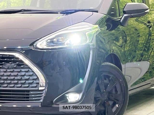 Toyota SIENTA 2022-04 298380-12