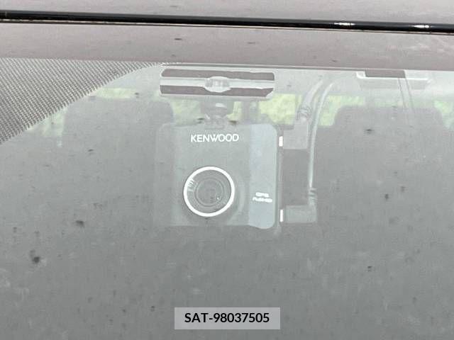 Toyota SIENTA 2022-04 298380-7