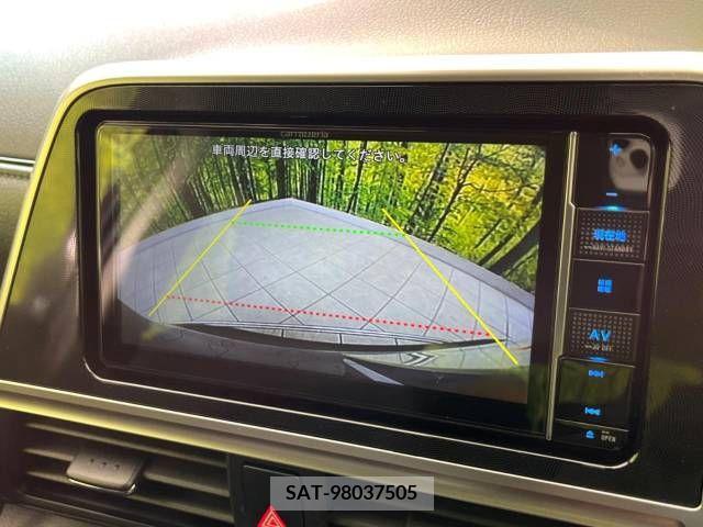 Toyota SIENTA 2022-04 298380-3
