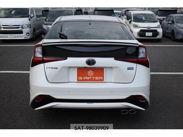 Toyota PRIUS 2019-06 366618-9
