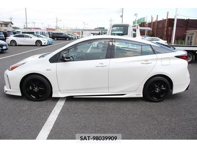 Toyota PRIUS 2019-06 366618-8