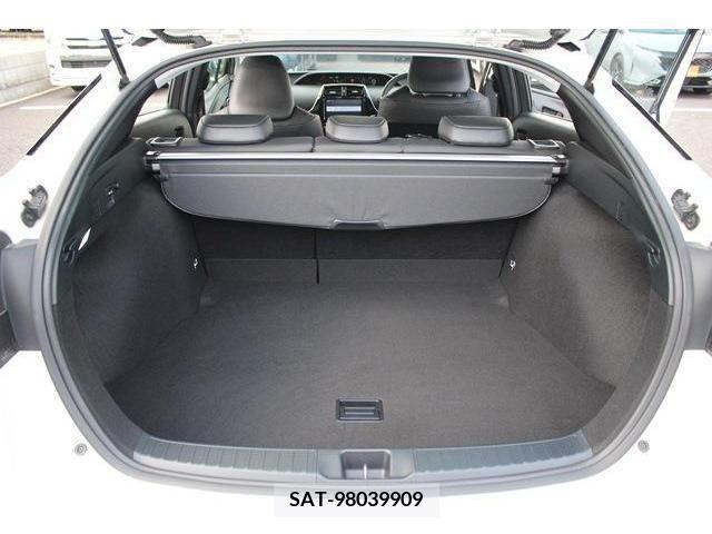 Toyota PRIUS 2019-06 366618-17