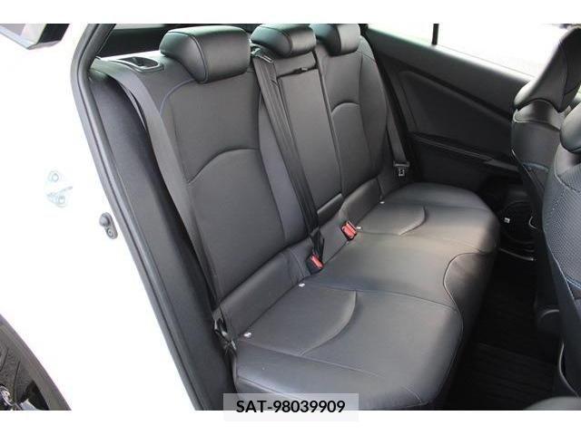 Toyota PRIUS 2019-06 366618-16