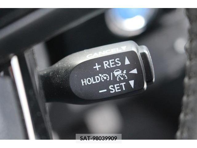 Toyota PRIUS 2019-06 366618-6