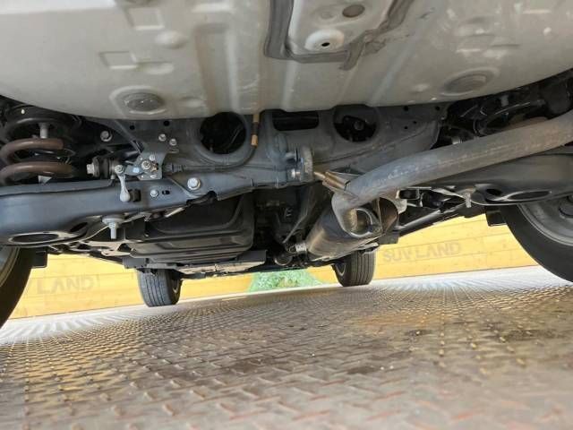 Toyota HARRIER 2018-09 12475-19