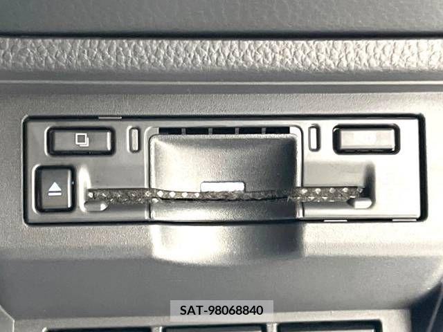 Toyota PRIUS 2023-02 332940-9