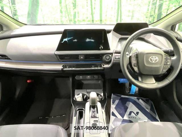 Toyota PRIUS 2023-02 332940-1