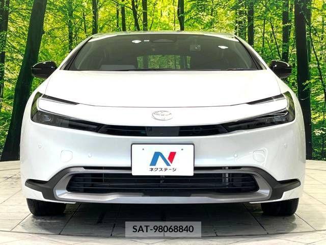 Toyota PRIUS 2023-02 332940-17