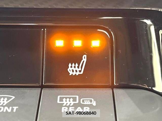 Toyota PRIUS 2023-02 332940-8