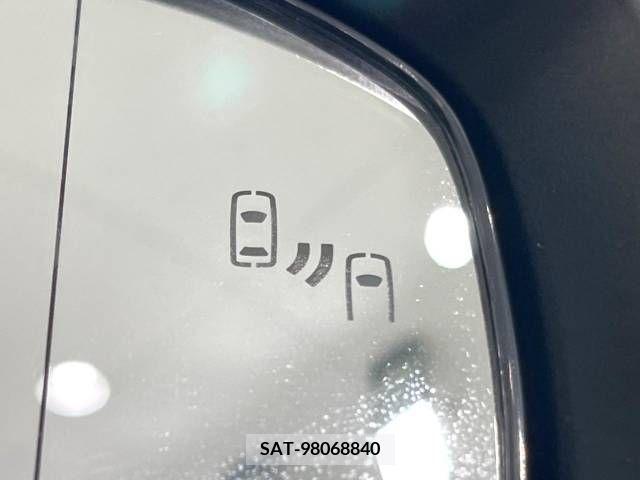 Toyota PRIUS 2023-02 332940-6