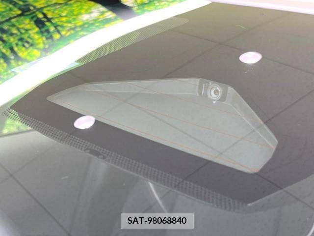Toyota PRIUS 2023-02 332940-4