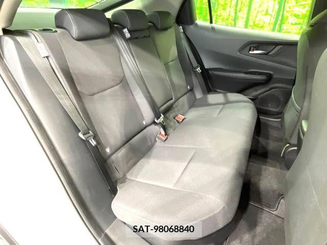 Toyota PRIUS 2023-02 332940-12