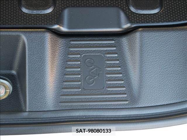 Suzuki SPACIA 2022-09 205423-18