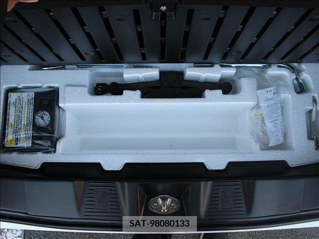 Suzuki SPACIA 2022-09 205423-12