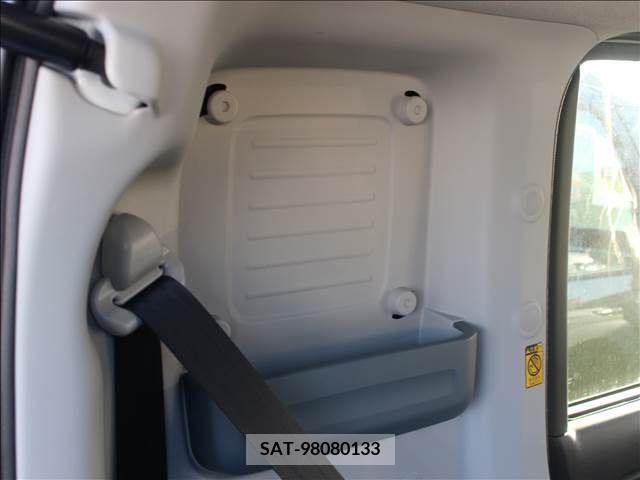 Suzuki SPACIA 2022-09 205423-15