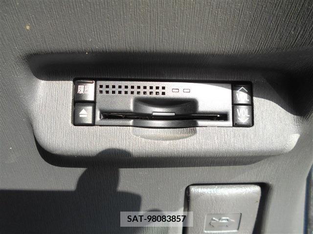 Toyota PRIUS 2011-08 220501-18