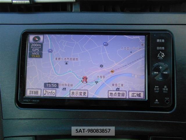 Toyota PRIUS 2011-08 220501-10