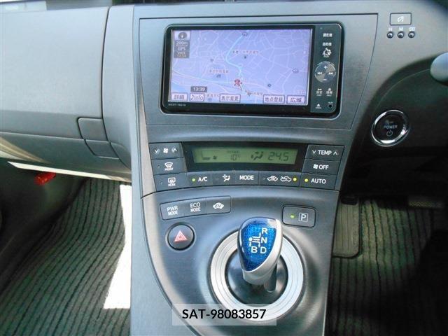 Toyota PRIUS 2011-08 220501-9