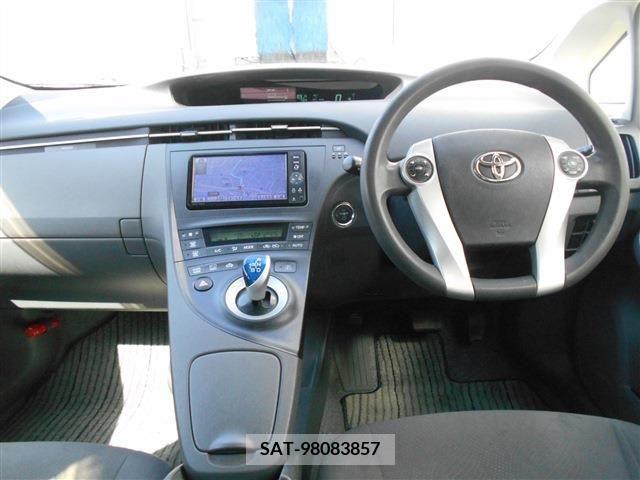 Toyota PRIUS 2011-08 220501-8
