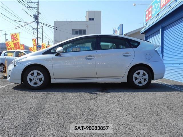 Toyota PRIUS 2011-08 220501-3