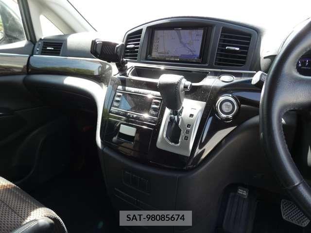 Nissan ELGRAND 2011-07 387224-15