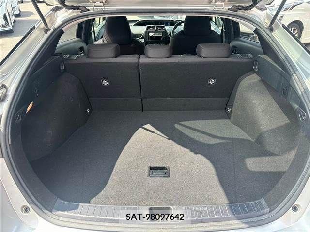 Toyota PRIUS 2017-02 385305-18
