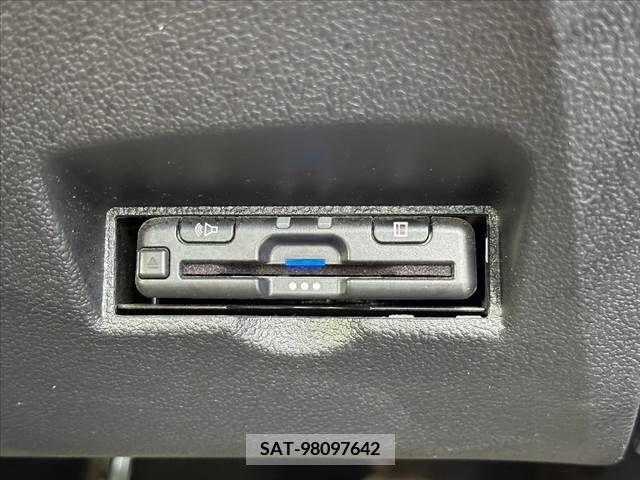 Toyota PRIUS 2017-02 385305-6