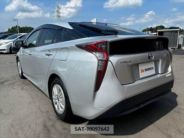 Toyota PRIUS 2017-02 385305-12